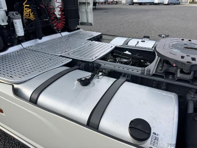 Standardni tegljač DAF XF 530 SSC Intarder Standklima Lightfix Bügel