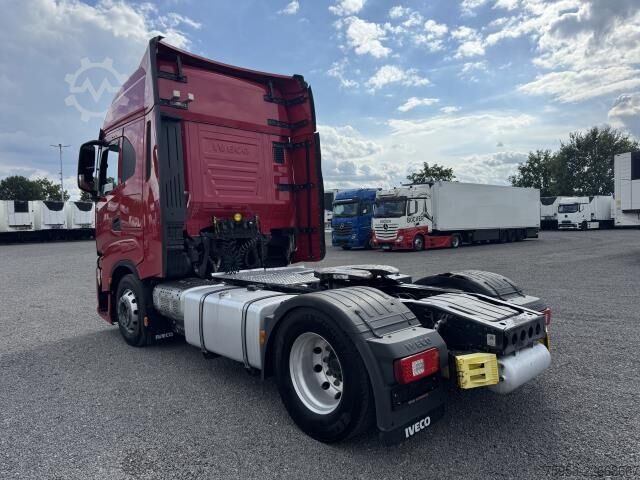 Tractor estándar Iveco S-Way 460 4x2 Intarder Standklima Drum Kompressor