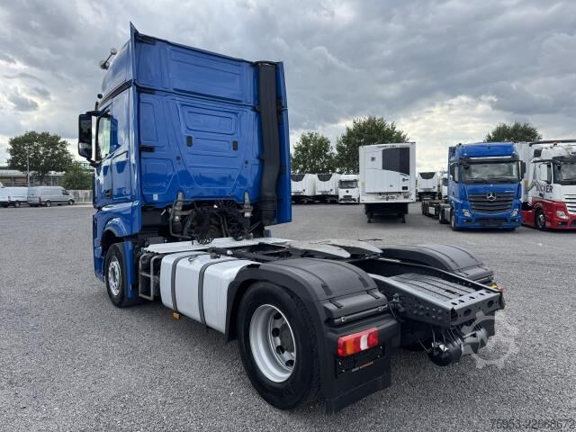 Tractor estándar Mercedes-Benz 1851 LS Actros Gigaspace Retarder 2 x PTO