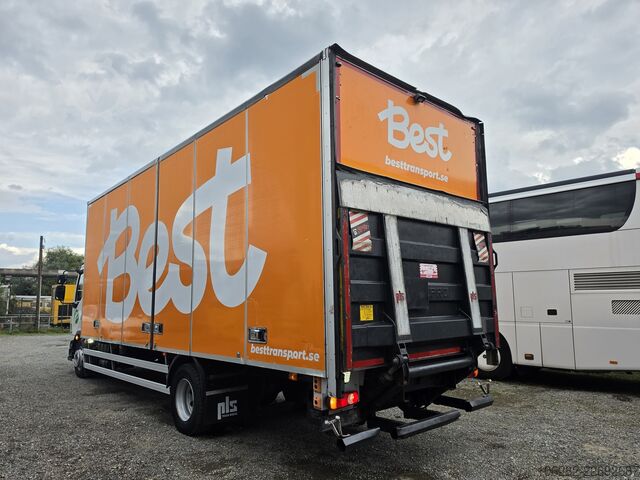 Camión caja Volvo FL 250 Koffer mit Portaltüren