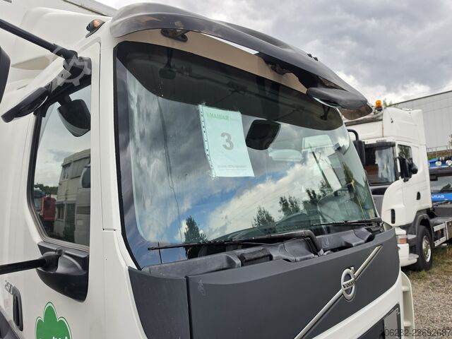 Camión caja Volvo FL 250 Koffer mit Portaltüren