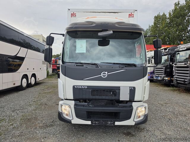 Camión caja Volvo FL 250 Koffer mit Portaltüren