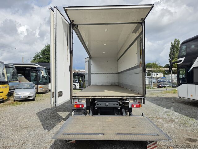 LKW mit Kofferaufbau Volvo FL 250 Koffer mit Portaltüren Blatt/Luft