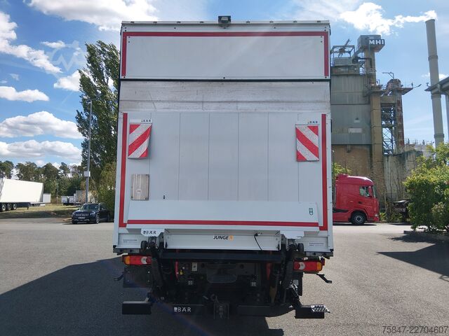 Tenteli düz yataklı kamyon Iveco EuroCargo ML 180 E 32/P  Gardine LBW