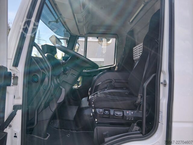 Tenteli düz yataklı kamyon Iveco EuroCargo ML 180 E 32/P  Gardine LBW