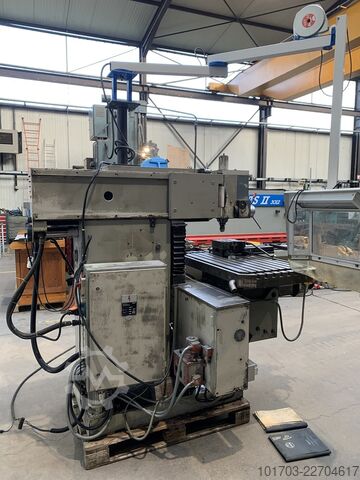 Üniversal Freze Makinesi MAHO MH 800
