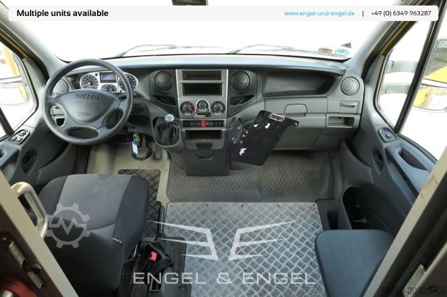 Vrachtwagen met bakwagen iveco Daily 35 S11 C30C AUTOMATIK KAMERA Regale LUFT