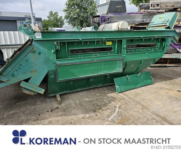 Screening machine Derrick Corp. 8/32-2 Derrick Corporation Type: F36-126D-3DDSurface: 3200 x 800 mm - 2 DecksDriving: 1 vibration motorOn stock: 2 pieces Screening machine Derrick Corp. 8/32-2