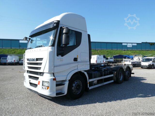 Kampós konténerszállító teherautó Iveco Stralis AS 260 500