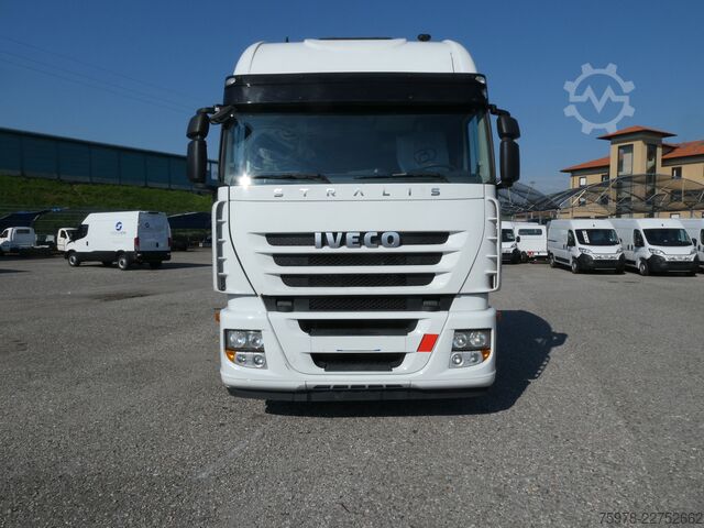 Kampós konténerszállító teherautó Iveco Stralis AS 260 500