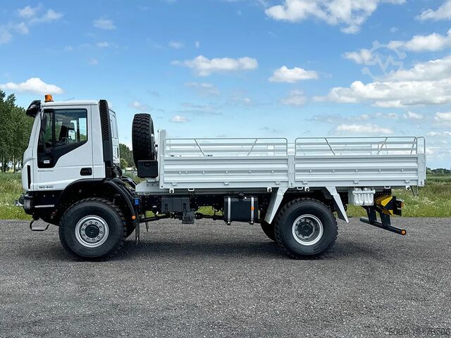 Koffer Iveco EuroCargo 150 Flatbed with Sides