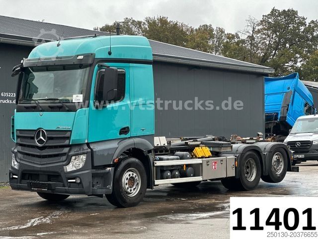 Kanca kasalı yük kamyonu (roll-off) MERCEDES-BENZ Actros 2543 L 6x2 HYVA Abroller Lenk/Lift