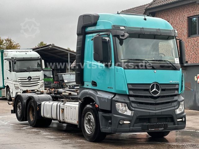 Kanca kasalı yük kamyonu (roll-off) MERCEDES-BENZ Actros 2543 L 6x2 HYVA Abroller Lenk/Lift