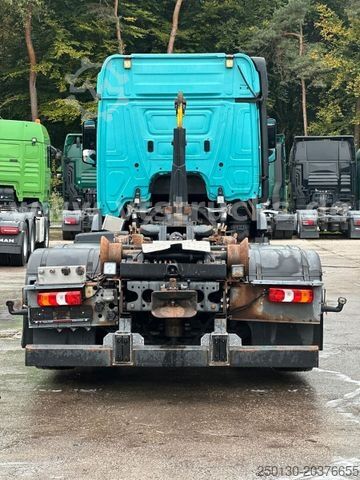 Kanca kasalı yük kamyonu (roll-off) MERCEDES-BENZ Actros 2543 L 6x2 HYVA Abroller Lenk/Lift