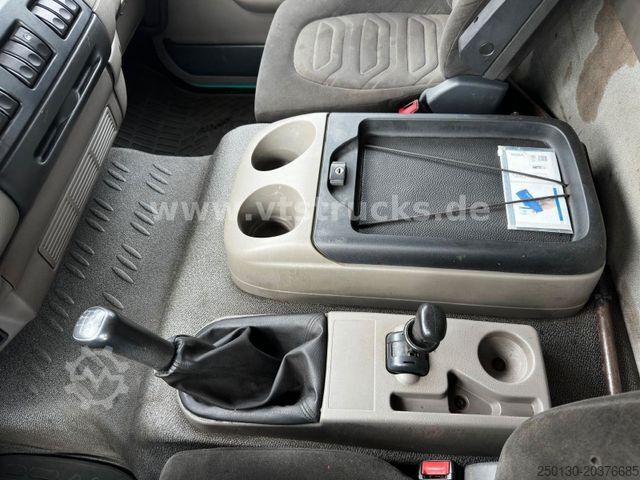 Ciężarówka z płaską platformą DAF LF 45.220 4x2 Pritsche