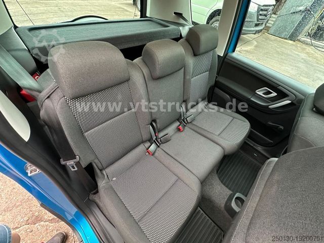 Minibüs SKODA Roomster Scout