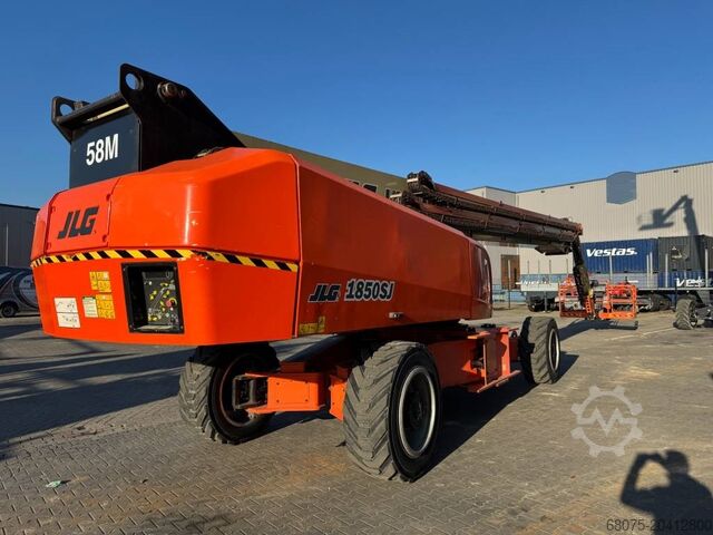 Telescopic boom lift JLG 1850 SJ