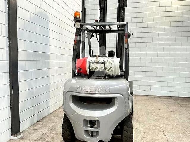 Chariot élévateur Nissan UGD 02 A 30 PQ