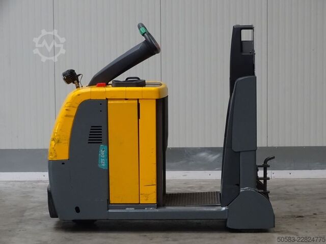 Vontatási traktor Jungheinrich EZS C40