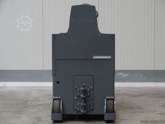 Vontatási traktor Jungheinrich EZS C40