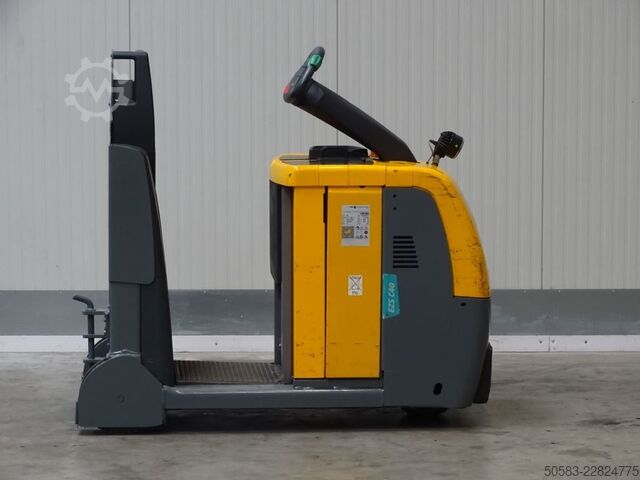 Vontatási traktor Jungheinrich EZS C40
