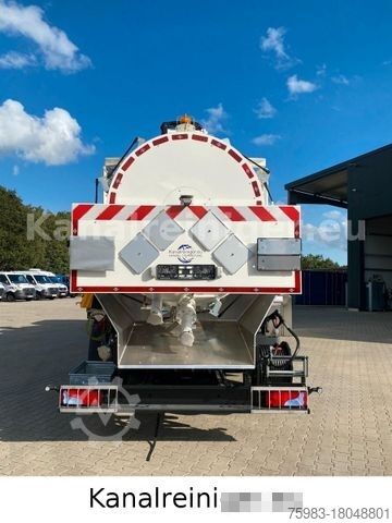 Vacuümtankwagen MAN TGS 35.510 8x4-4 BL Kroll ADR Sauger (Kolben)
