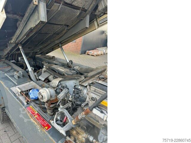 Bestelwagen Ravo Ravo 560 Straßenkehrmaschine