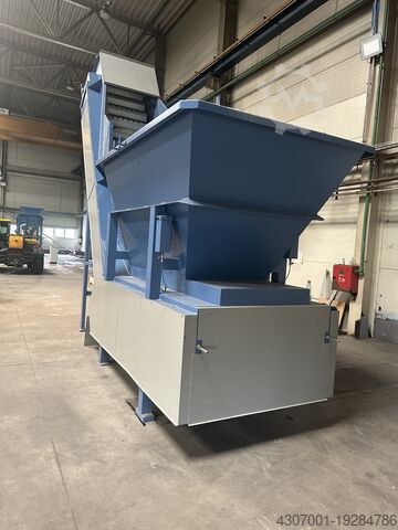 Podajnik cofający się z wywrotem (TBF) Eldan