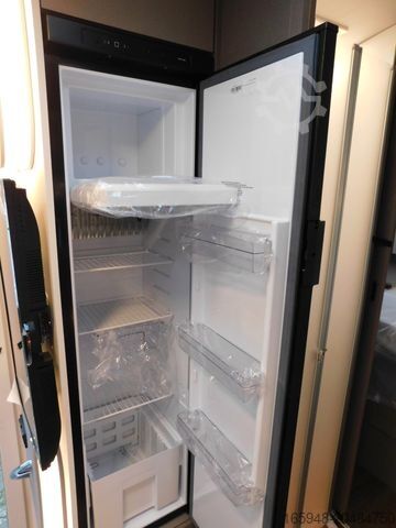 Entegre karavan ETRUSCO I 7400 QBC , Autom. TV-Sat , Queensbett ,