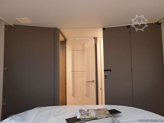 Entegre karavan ETRUSCO I 7400 QBC , Autom. TV-Sat , Queensbett ,