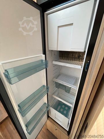 Entegre karavan BÜRSTNER Lyseo I 720 | 3,85t | .+TV*Heckstützen*