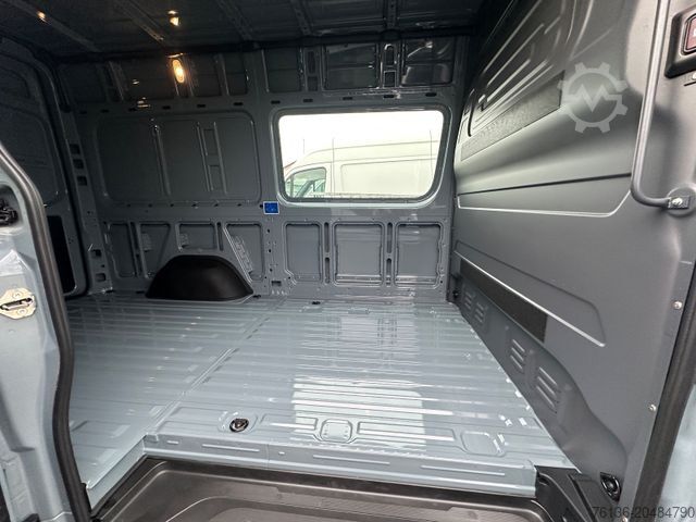 Yüksek tavanlı panelvan MERCEDES-BENZ Sprinter 319 CDI 4x4 Pro Automatik LED L2H2 AHK