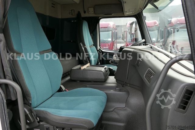 Tenteli düz yataklı kamyon VOLVO FM 370 PP Lift-/Lenkachse Bordwände LBW Euro 6