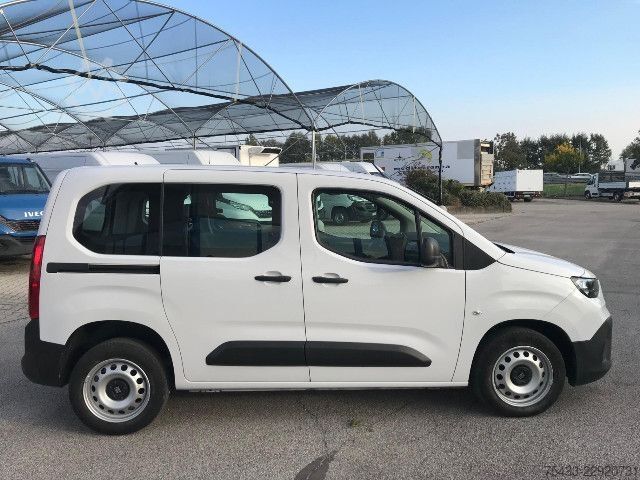 Duba panelată Fiat Doblo van d.cab XL 1.5 diesel 130cv