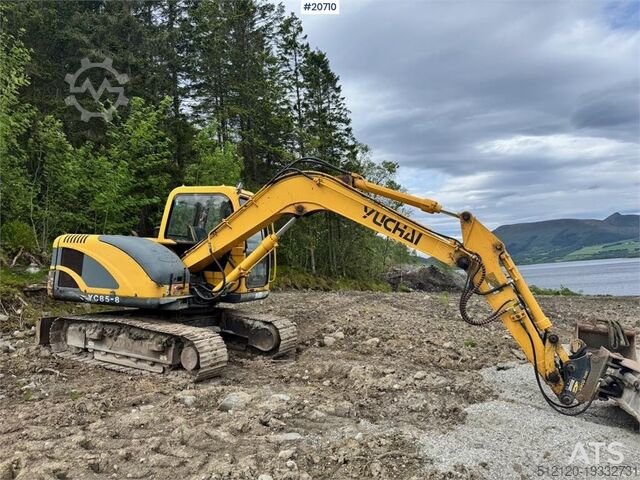 Rupsgraafmachine Yuchai YC85-8 Crawler excavator w/ Bucket. 3200 hours.