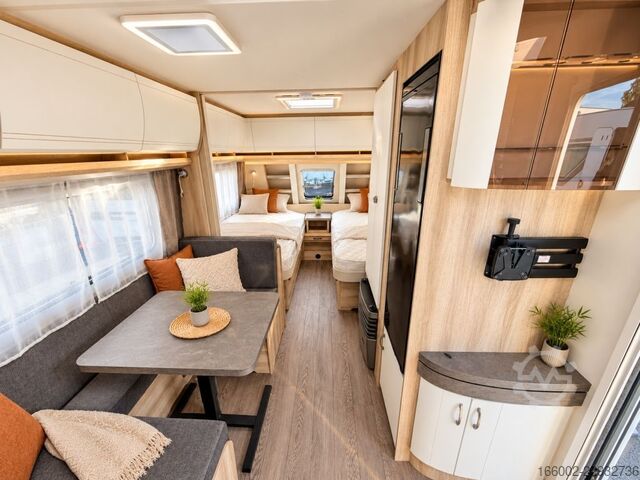 Karavan HOBBY De Luxe 460 SL Modelljahr 2027 ausgestellt!