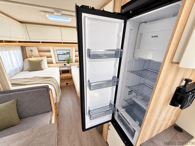 Karavan HOBBY De Luxe 460 SL Modelljahr 2027 ausgestellt!