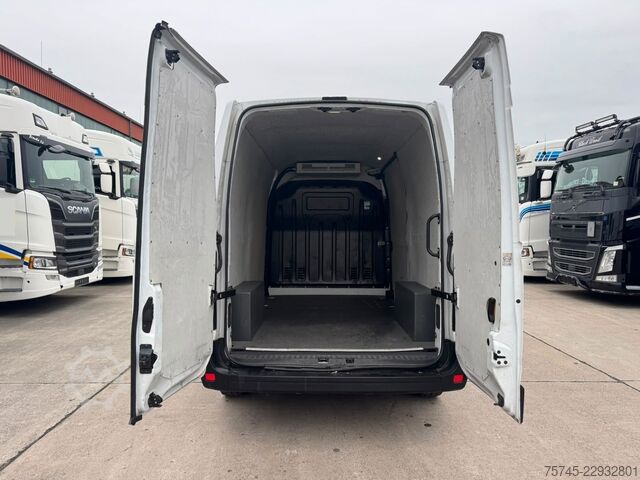 Κλειστό βαν RENAULT MASTER 2,3 * PHARMA ZERTIFIKAT * KLIMA *