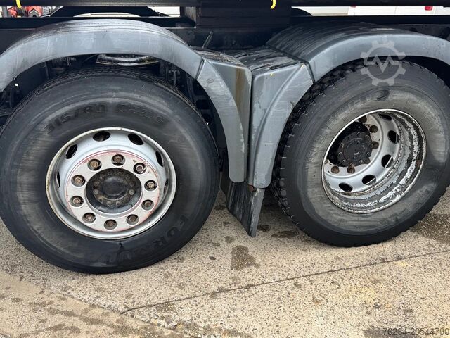 Laadplatform MAN TGA 26.390 6x2 + HMF 1250-3