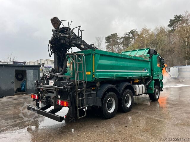Ανατρεπόμενο φορτηγό MERCEDES-BENZ Actros 3348 6x6 Kipper mit HIAB 1300RS 83
