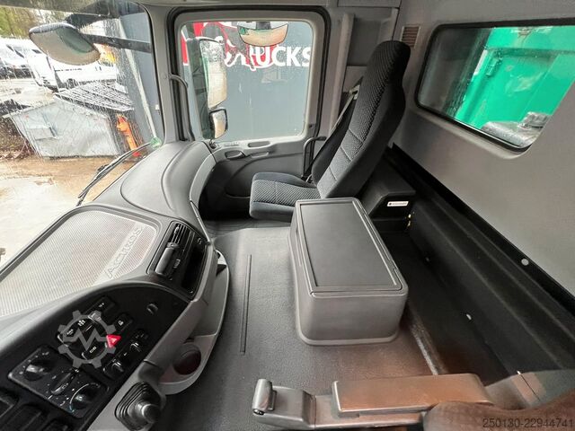 Ανατρεπόμενο φορτηγό MERCEDES-BENZ Actros 3348 6x6 Kipper mit HIAB 1300RS 83