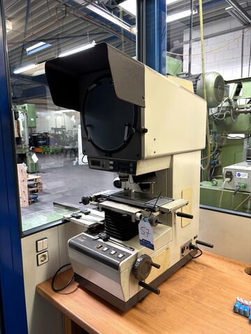 Proyector de perfil MITUTOYO PJ 300