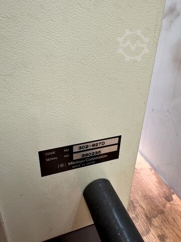 Proyector de perfil MITUTOYO PJ 300