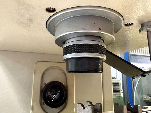Proyector de perfil MITUTOYO PJ 300