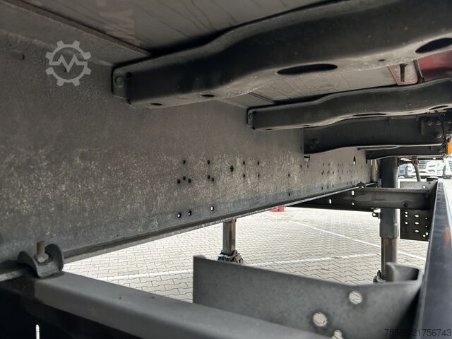 Koffer Schmitz Cargobull SCB S3B / Box Trailer / 2x Liftas / Schuifrem /...