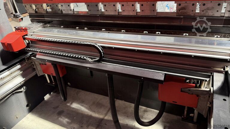Hydr. prasa krawędziowa AMADA HFE80-25 L  2500 x 80 to