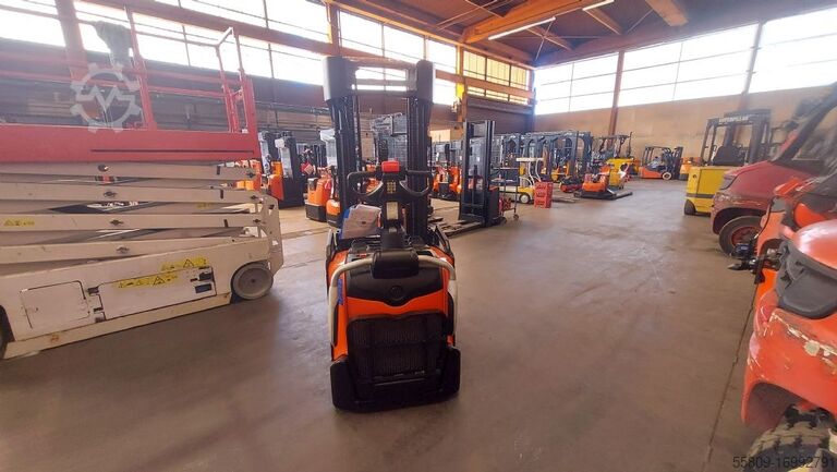 Hoogheffende truck BT SPE 160 // Triplex // HH 4,5m