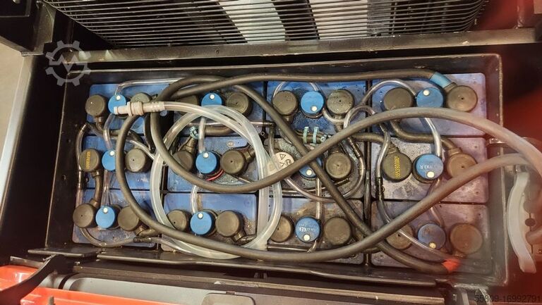Empilhadeira alta BT SPE 160 // Triplex // HH 4,5m
