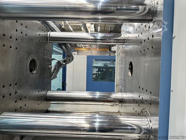 Injection Molding Machine KraussMaffei KM300-2000CX