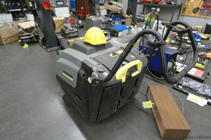 Podlahový mycí stroj Kärcher 